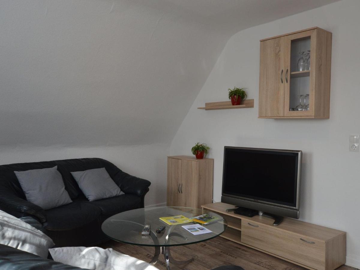 Cozy Apartment In Rees With Free Wifi Екстер'єр фото