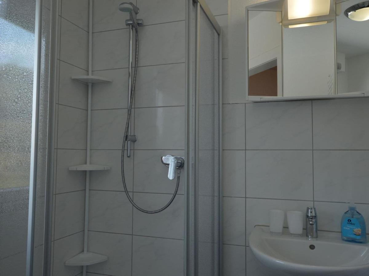 Cozy Apartment In Rees With Free Wifi Екстер'єр фото